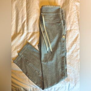 Vuori grey and cream Daily Legging